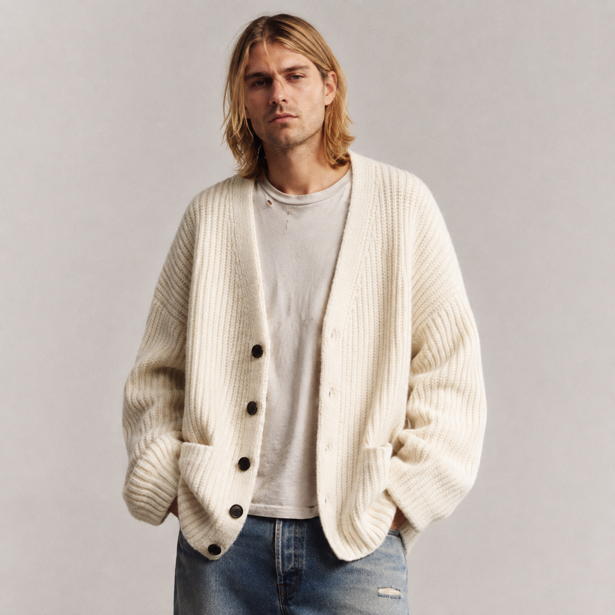 Elliot | Classic V-Neck Sweater